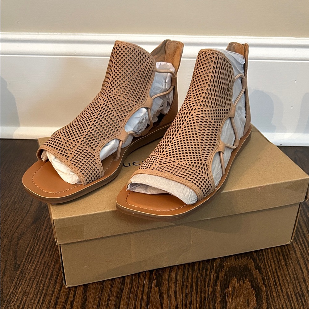 Lucky Brand Tan Laser-Cut Leather Sandals